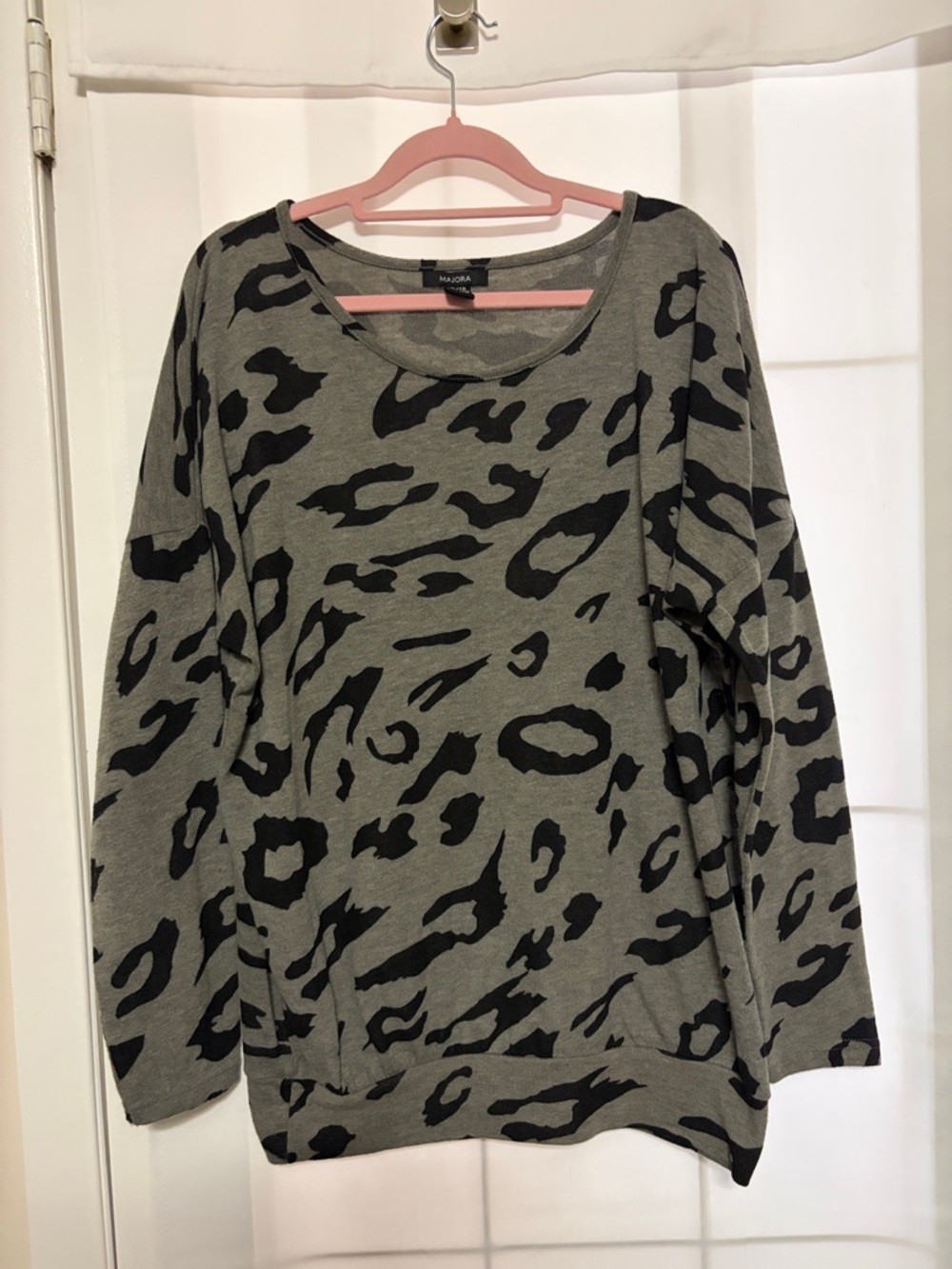 🔮 Madison Olive Gray & Black Leopard Print Pullover